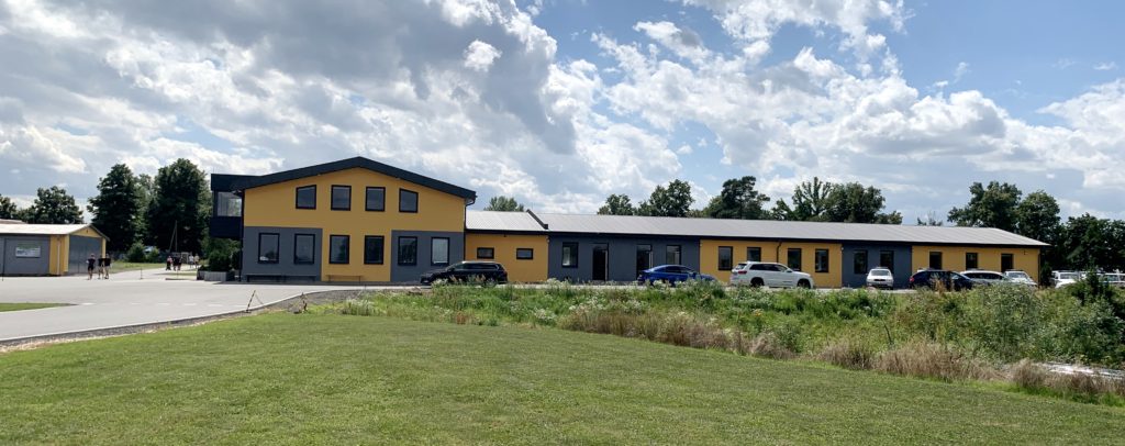 Budova polygonu školy smyku v Hradci Králové