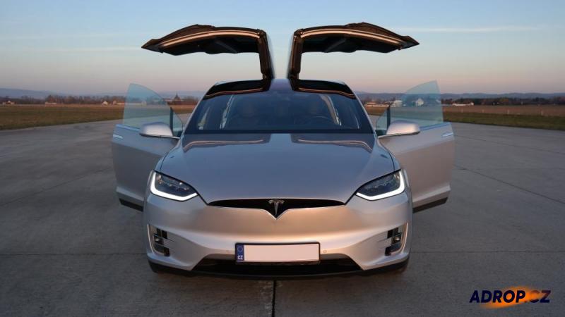 Jízda s Tesla model X