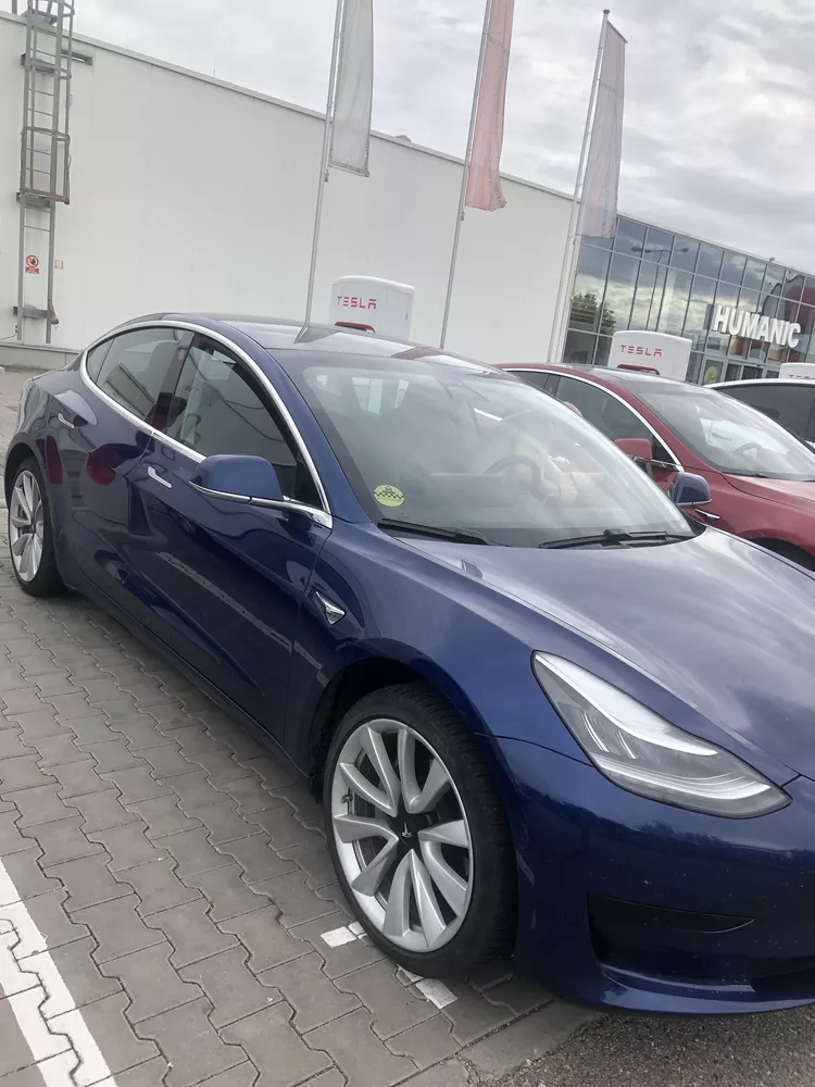 Recenze zážitkové jízdy Tesla 3 Brno