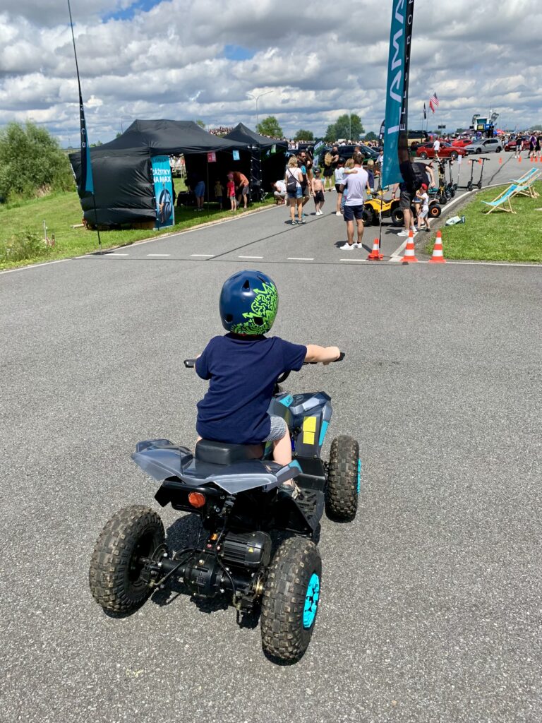 Lamax čtyřkolky, motorky i koloběžky