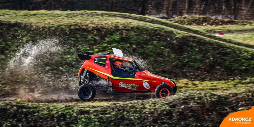 Řízení buggy na závodním okruhu